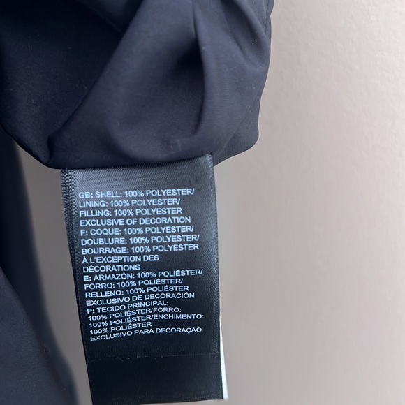 The North face bomber jacket- size large.. never worn. - Picture 3 of 4